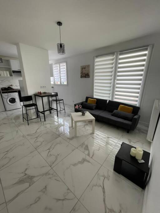 Appartement 2 Pieces, Salon Et Chambre, 44M2 Refait A Neuf Clichy Kültér fotó